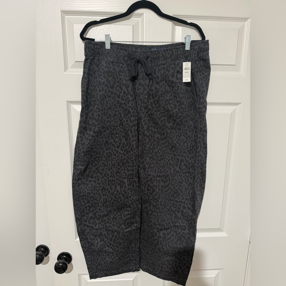 Women's Charcoal Leopard Print Drawstring Pants - Picture 5 of 7